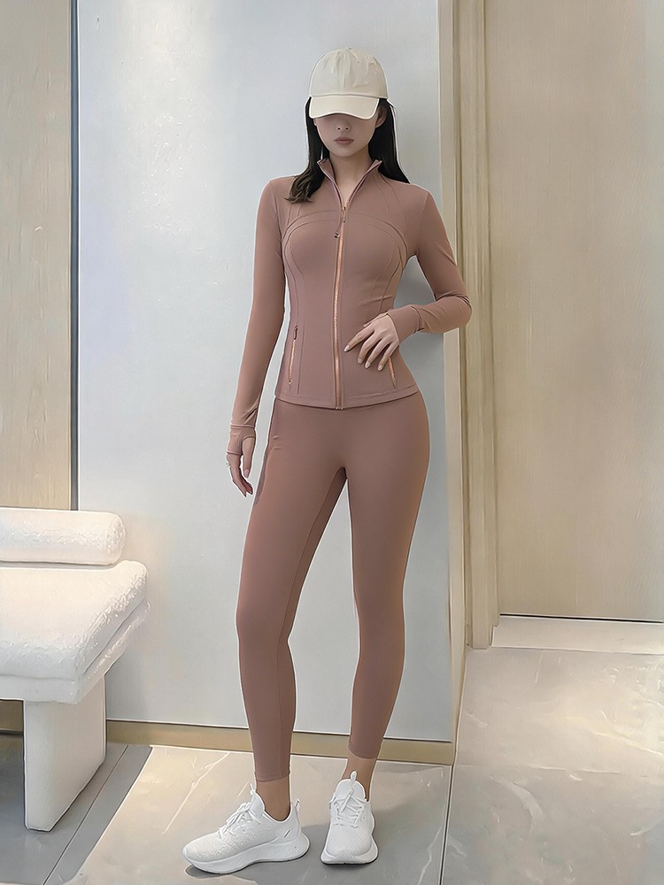 طقم يوجا نسائي: سترة بياقة قائ - مراجعة Yoga Fitness Jacket وسعره